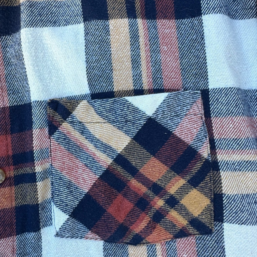 Cropped Flannel - Picture 3 of 4